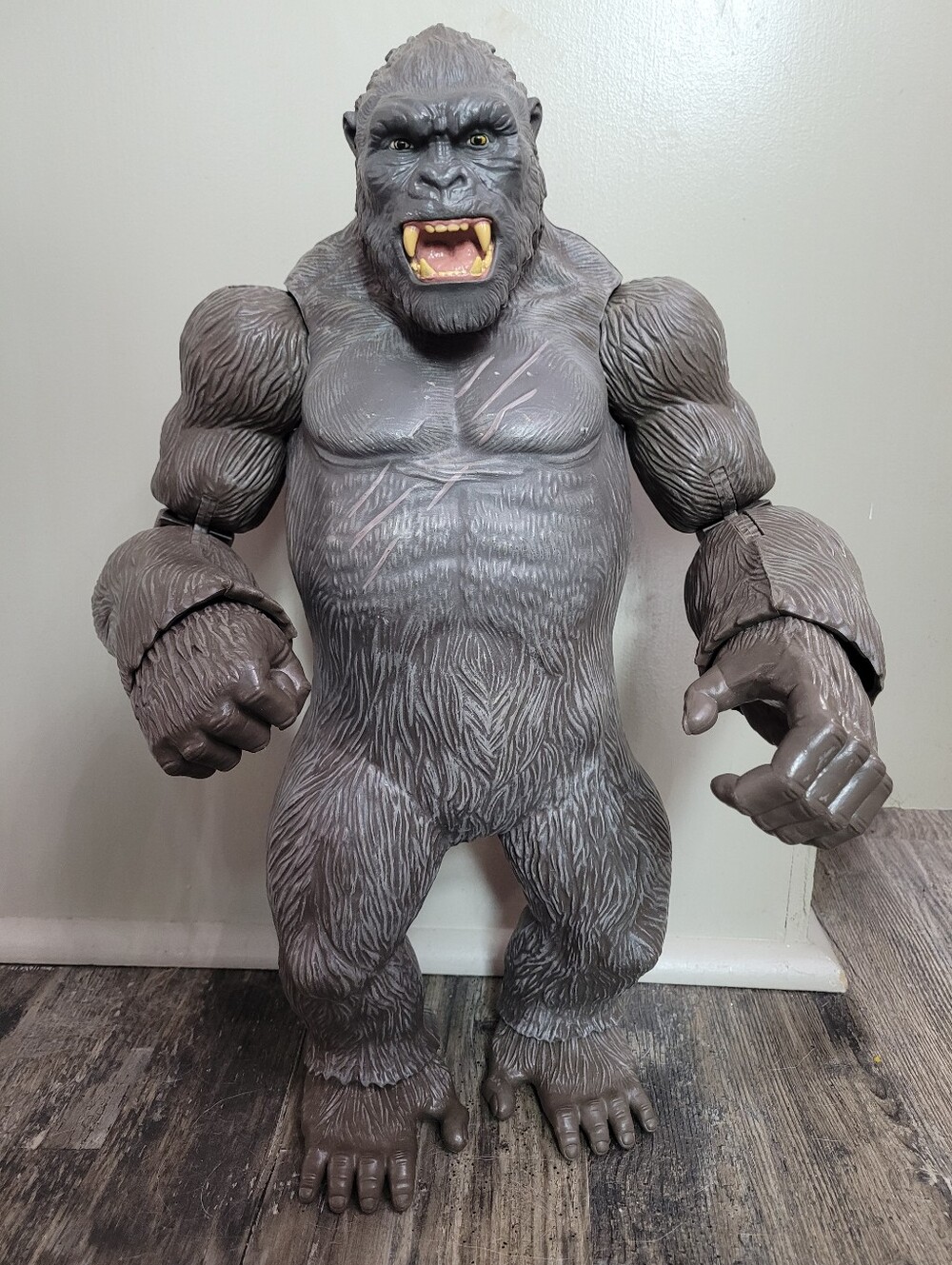 King Kong 18” Lanard Skull Island Deluxe Posable Giant Action Figure!
